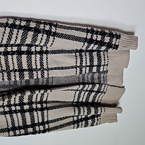 William Rast small tan and black sleeveless layering cardigan - Picture 3 of 7